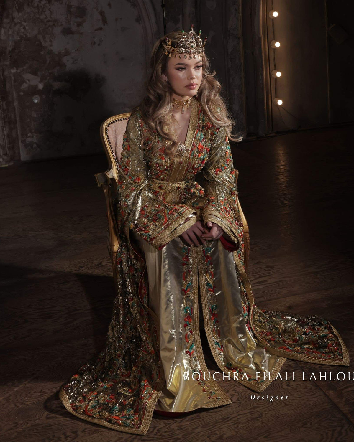 Mina Dentelle Solstiss gold Moroccan kaftan view with lace detail