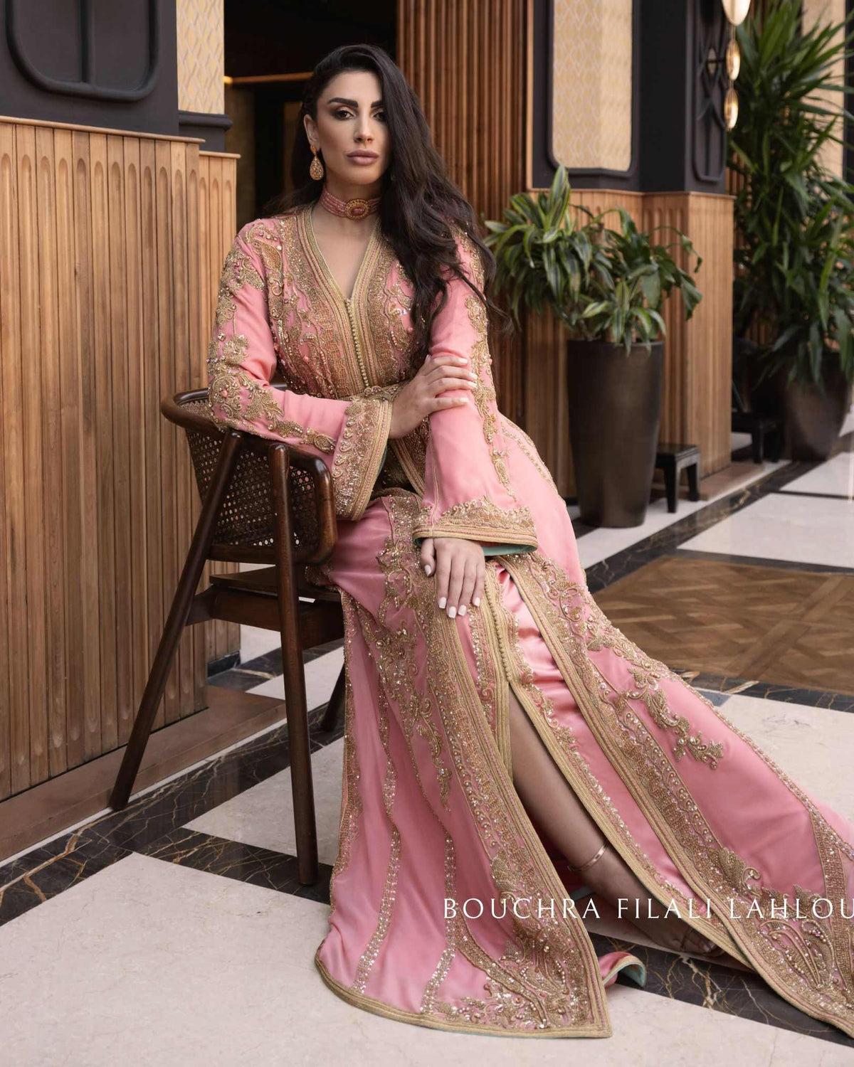 Pink Gold caftanes de lujo with gold couture detail
