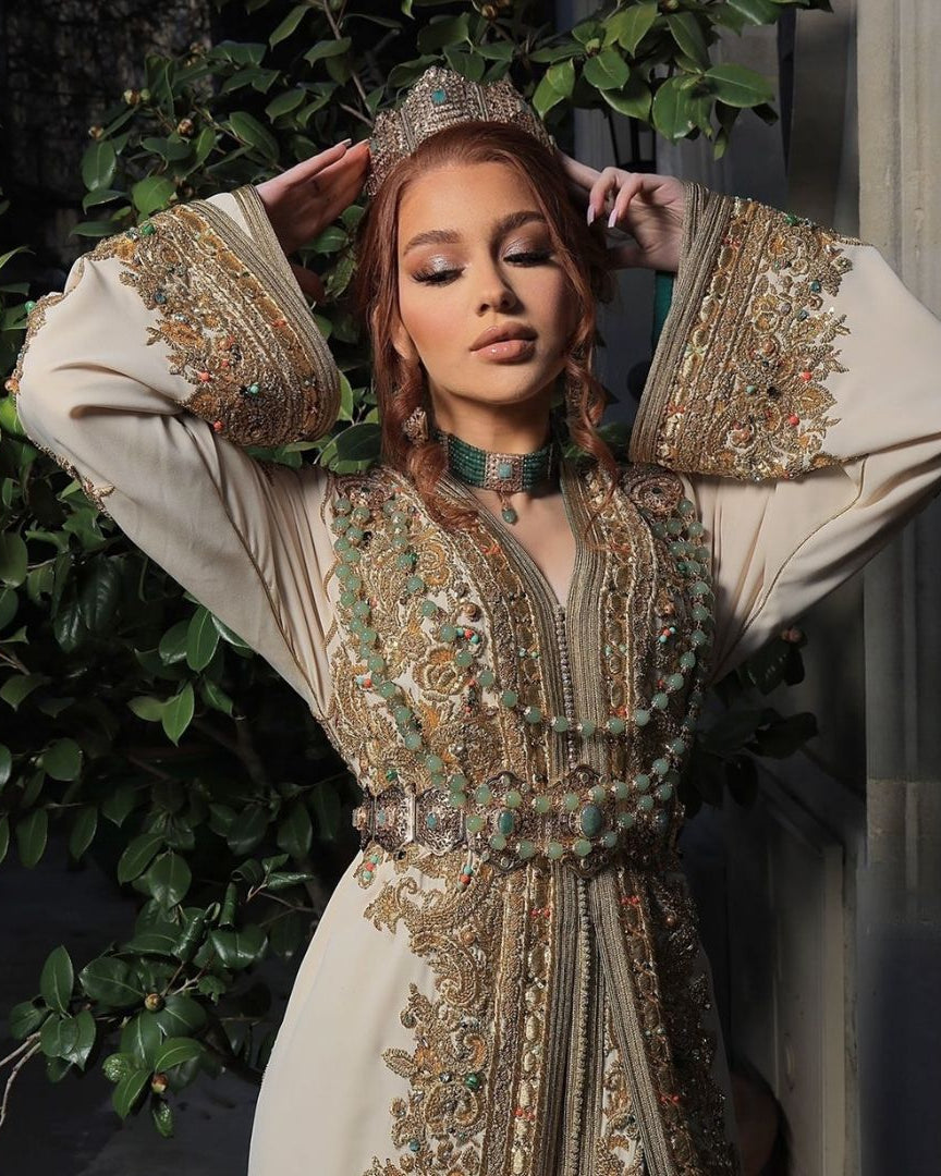 Khadija Ivory caftan mariage invitée with ivory embroidery