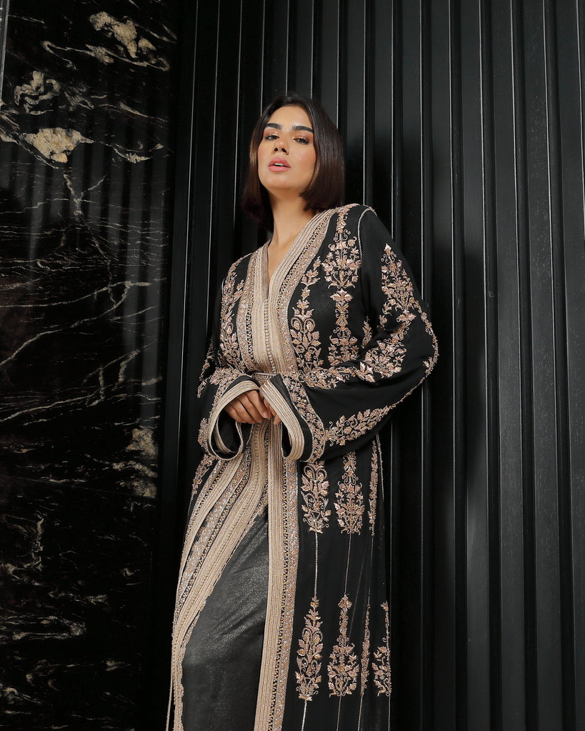 Noir Rose caftan mariage invitée with black crepe drape